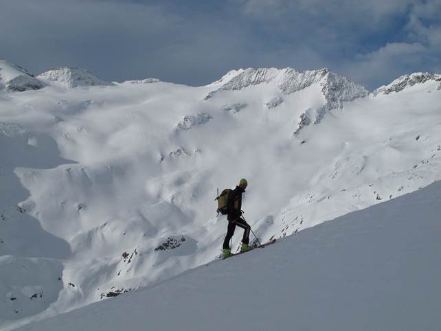 Beschreibung: C:\Users\Max\Pictures\2012\Skitouren\Swiss Glacie\IMG_1308.JPG