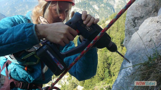 Anja beim Bohren
